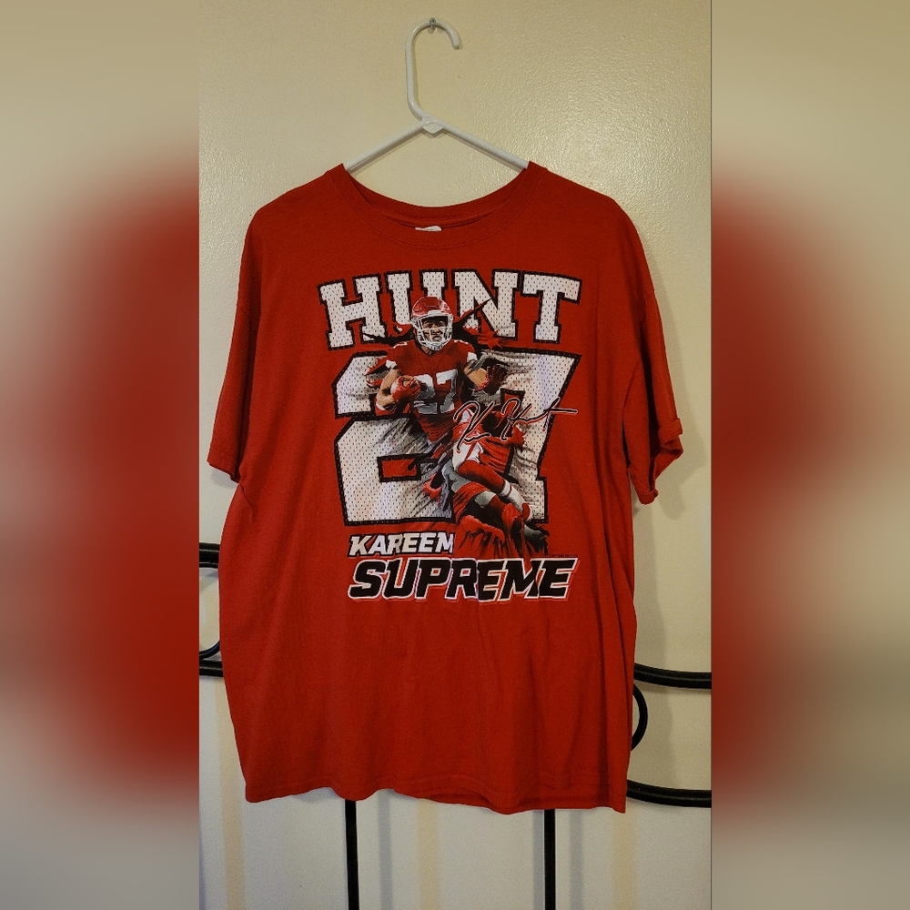 Red Kareem Hunt shirt